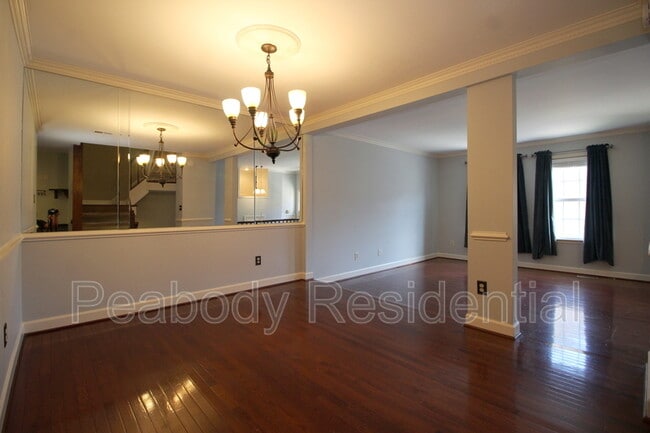 Building Photo - 8027 Merry Oaks Ct