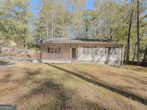 Building Photo - 580 Pineland Cir