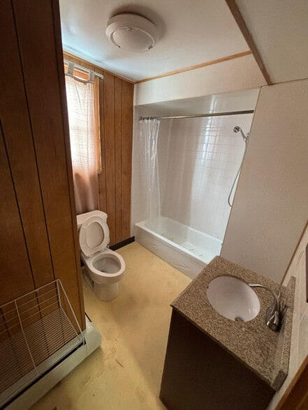 Building Photo - 1117 Hammond Ave