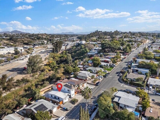 Building Photo - Spacious Remodeled Home with Separate Apar...