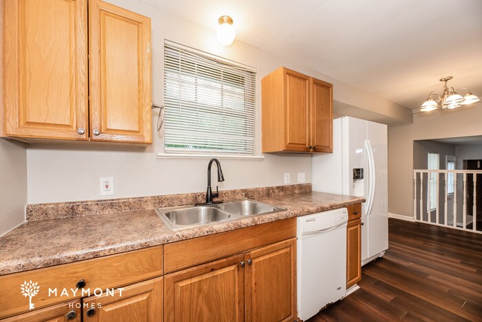 Building Photo - 324 Eulala Cir