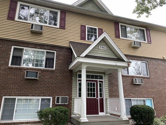 Building Photo - 3961 Brown Ave