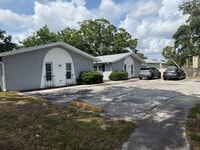 Building Photo - 2/1 UPDATED UNIT in a Triplex