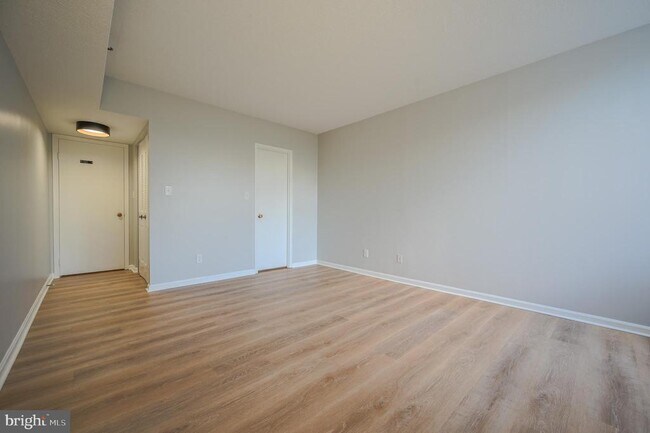 Building Photo - 3713 S George Mason Dr