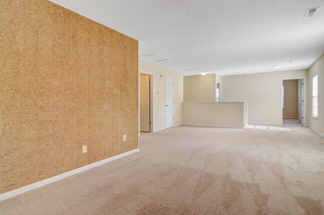 Building Photo - 5135 Ballantine Dr