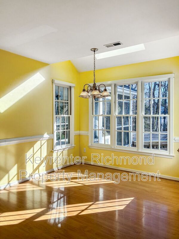 Building Photo - 10292 Wanchese Way