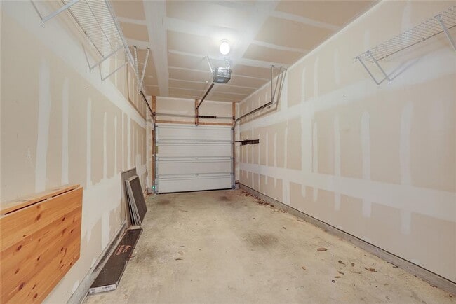 Building Photo - 9201 Brodie Ln