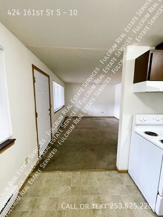 Building Photo - 424 161st St S