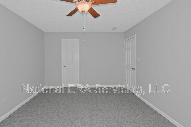 Building Photo - 213 Robin Ln