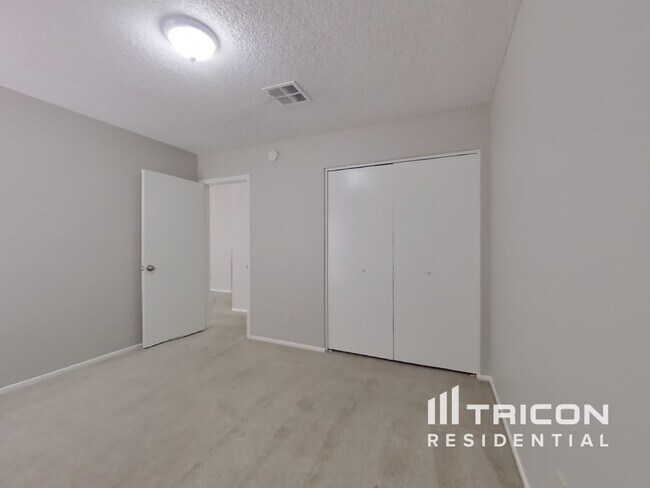 Building Photo - 9607 N 88th Dr