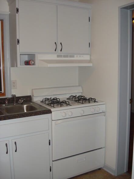 Building Photo - 11 N Wade Ave