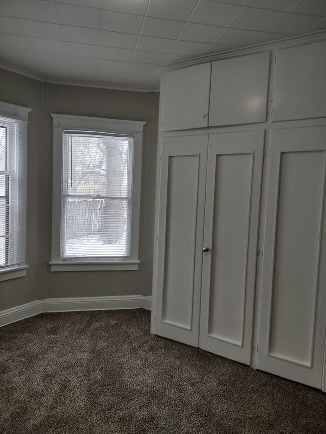 Building Photo - 3820 S 24th St