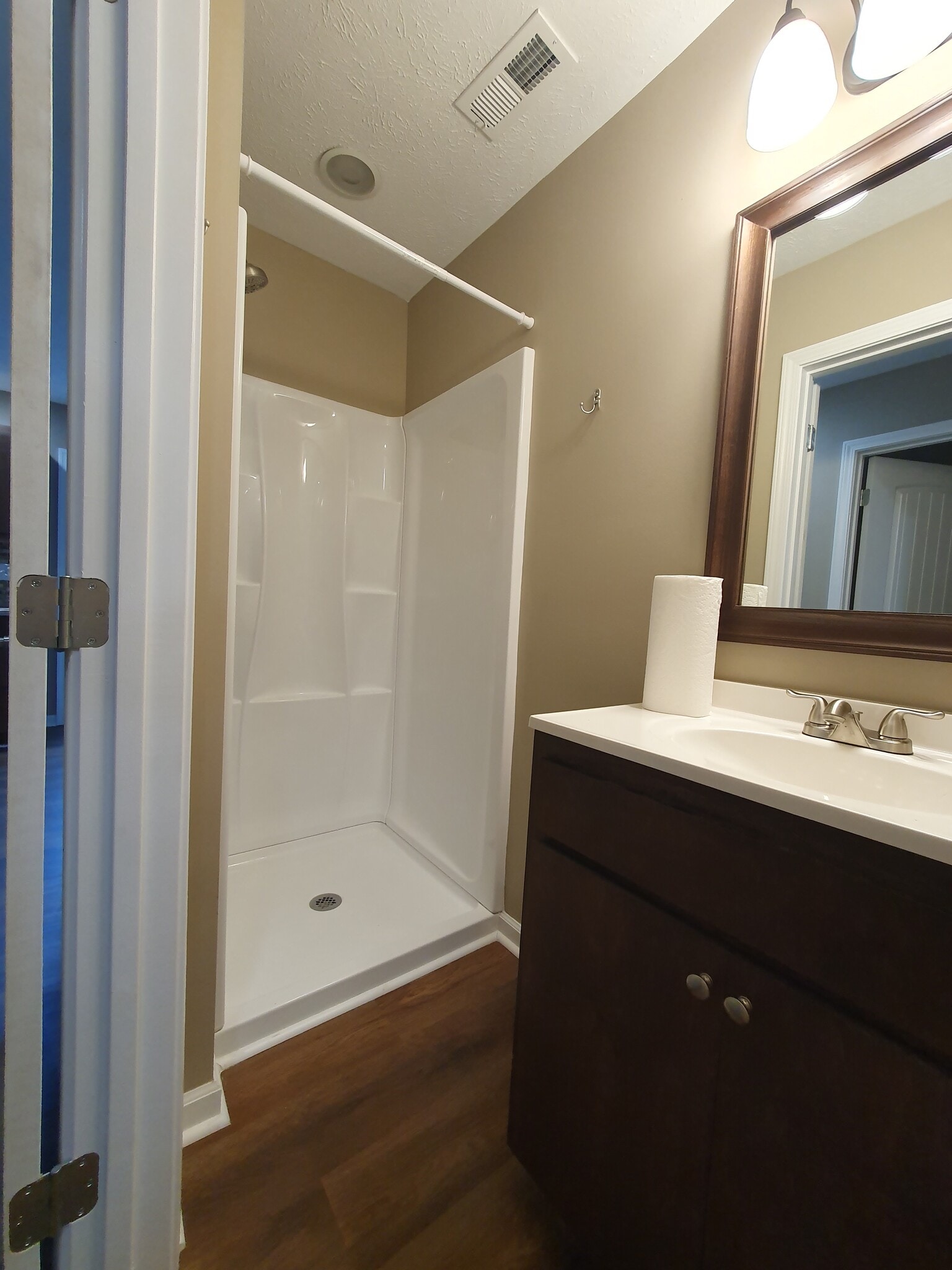 Building Photo - 406 Hedgemont Ave