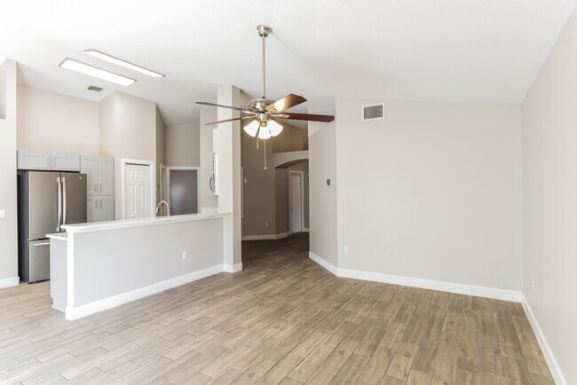 Building Photo - 22726 Sills Loop
