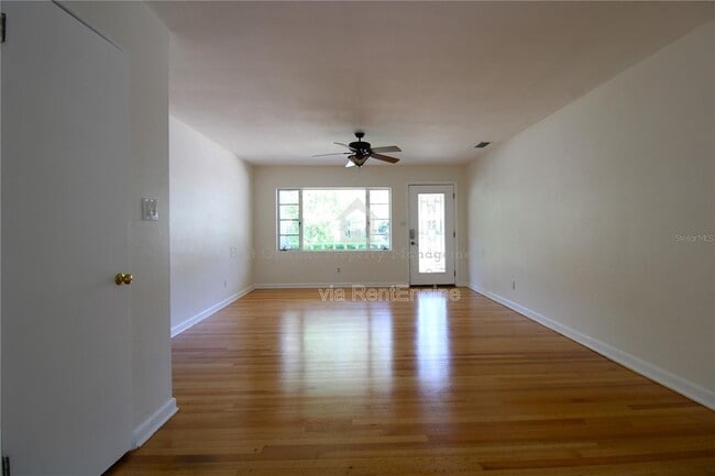 Building Photo - 1639 Oakmont Ln