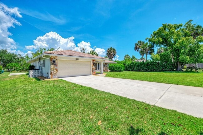 Building Photo - 2340 Palmetto St