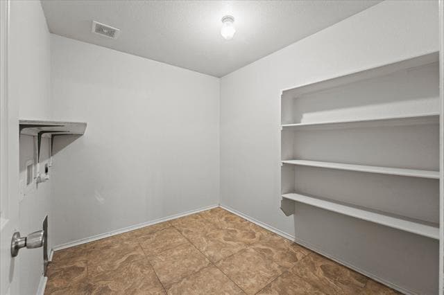 Building Photo - 2743 Hacienda Lake Dr
