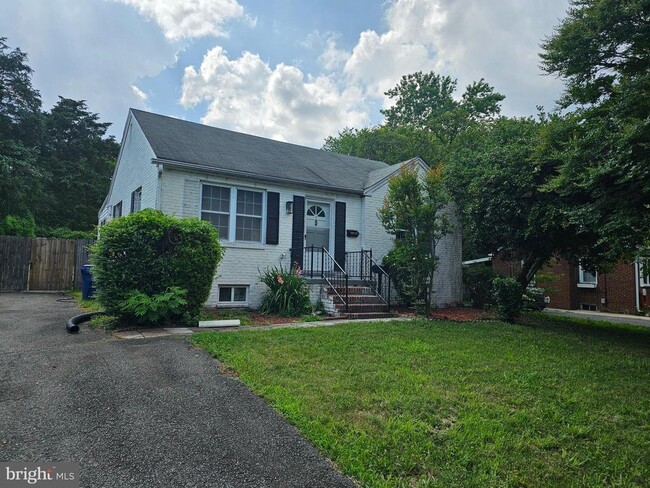 Primary Photo - 6422 Pickett St