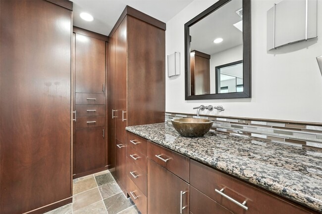 Building Photo - 2019 McClendon St