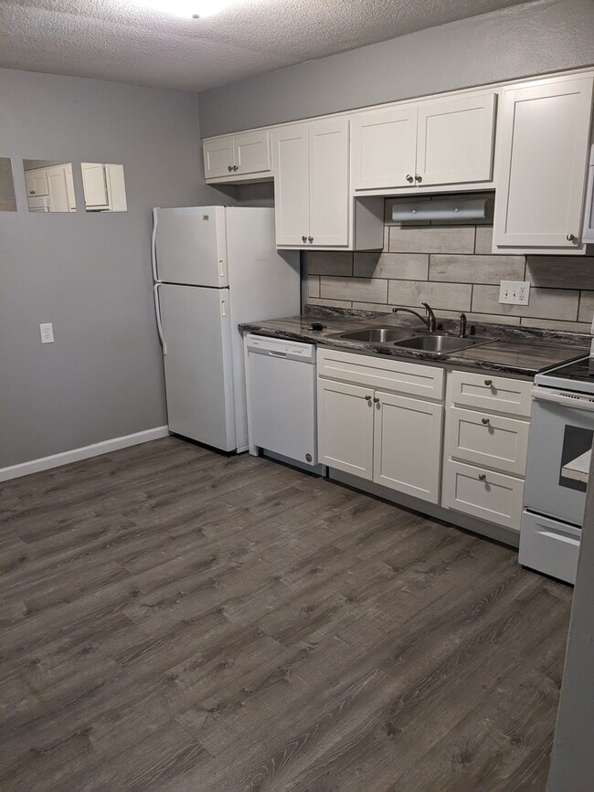 Building Photo - Roseland Terrace