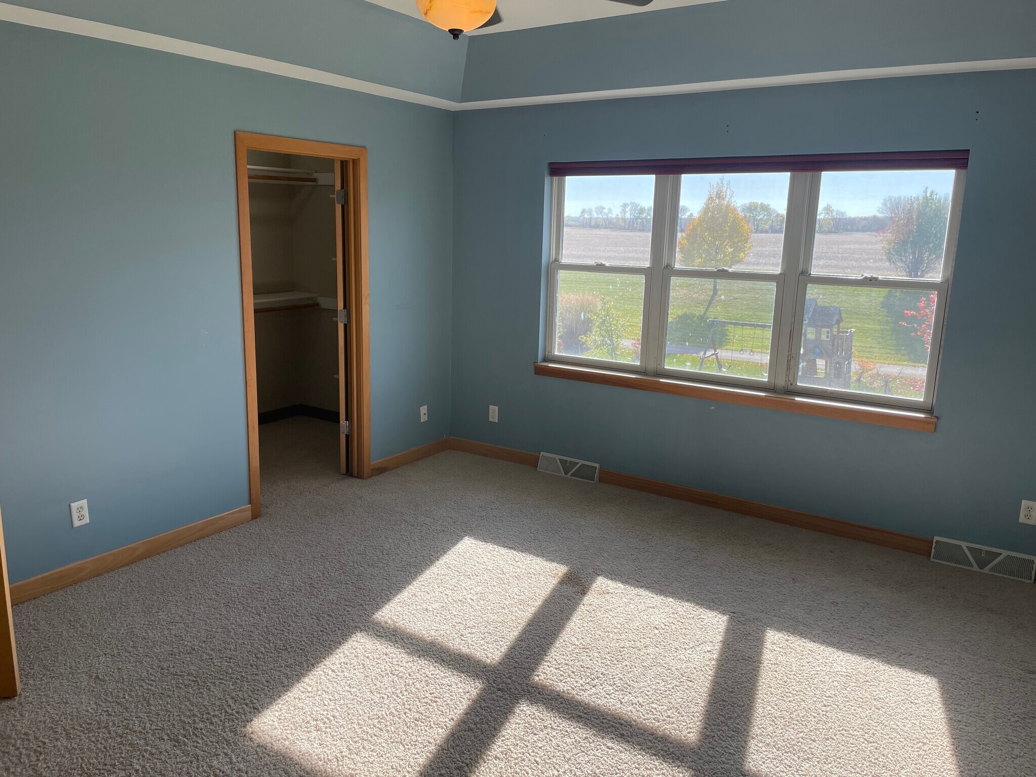 Building Photo - 3169 Pleasant St