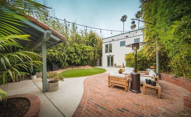 Building Photo - Charming Apartment in Venice
