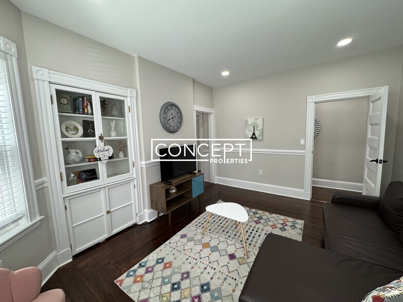 Building Photo - 76 Congreve St