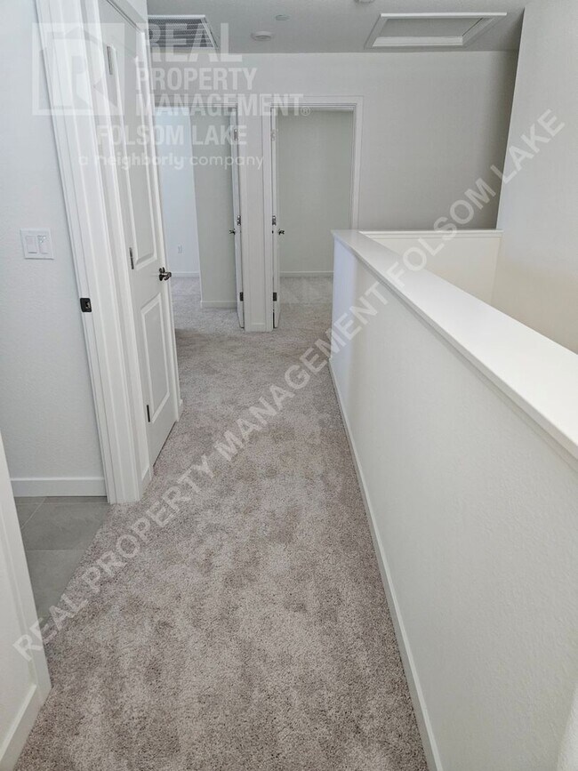Building Photo - New 3bd 2.5ba home in the Riverblossom at ...