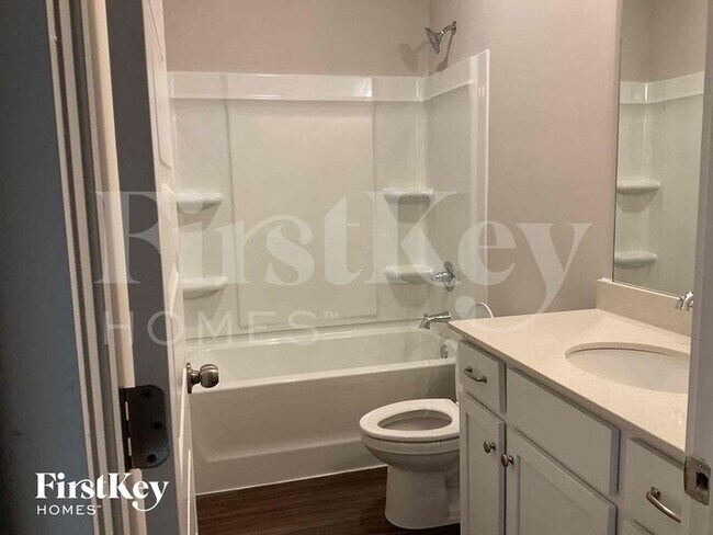 Building Photo - 130 Avalon Wy