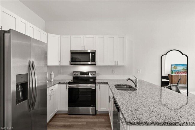 Building Photo - 717/719 Ichabod Ave