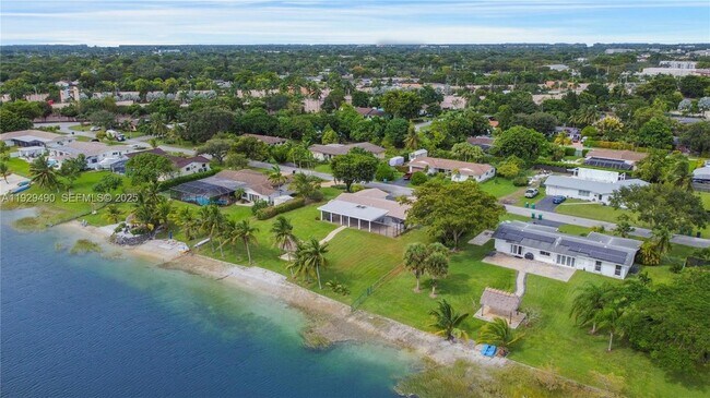 Building Photo - 10962 SW 117th St