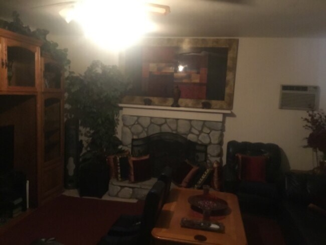 Building Photo - 5 S Hayden Dr