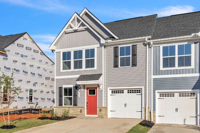 Building Photo - Charming 3-Bed Townhouse Oasis in Greenvil...