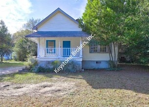 Building Photo - 760 Magnolia Dr