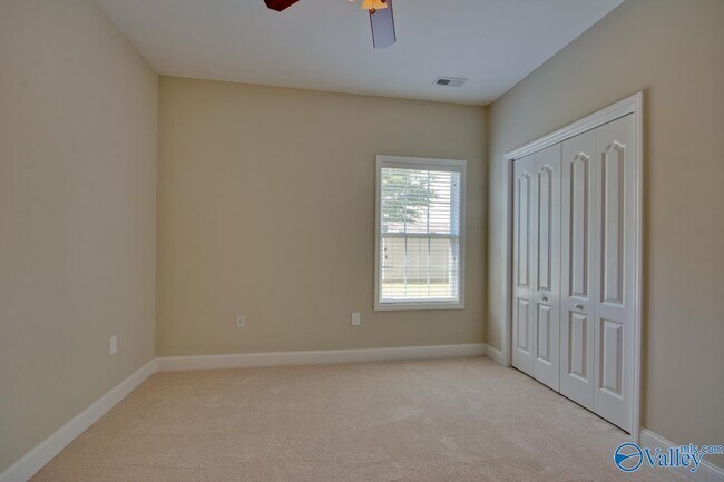 Building Photo - 112 SW Autumn Cove Dr