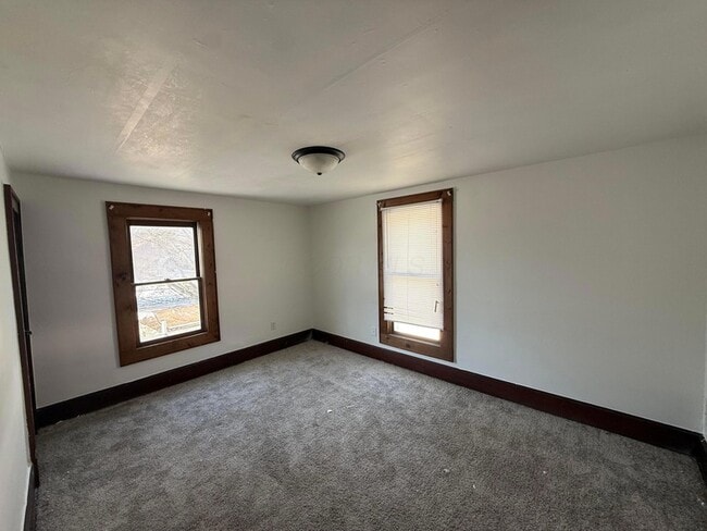 Building Photo - 923 Pierce Ave