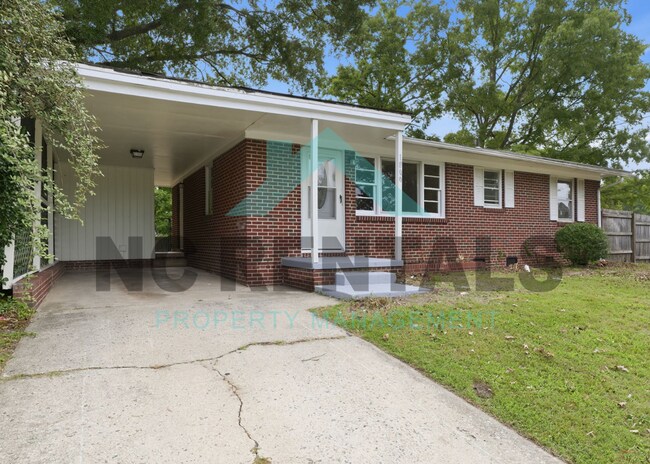 Building Photo - 1800 Woodmere Dr