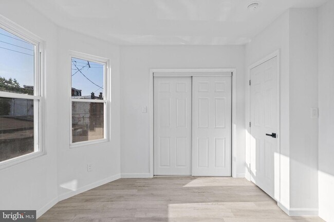 Building Photo - 3943 Dell St