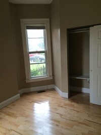 Building Photo - 57 Smith Pl