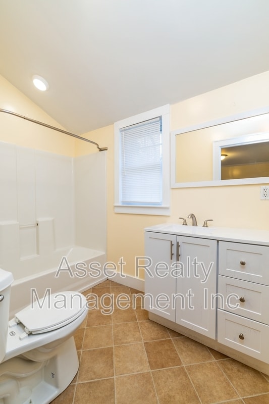 Building Photo - 1443 N 4th Ave