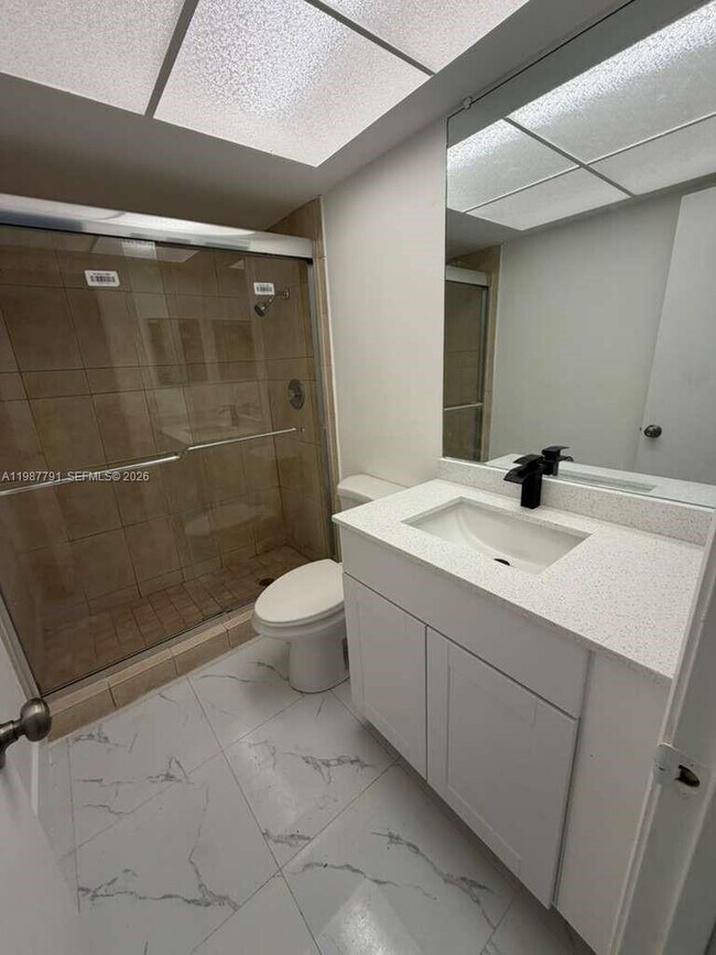 Building Photo - 4030 School Cir