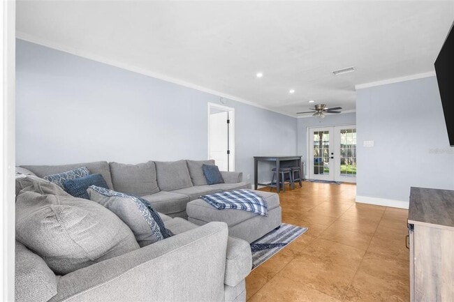 Building Photo - 5201 S Quincy St