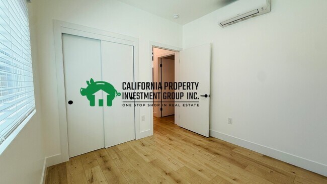 Building Photo - 4104 16th Ave
