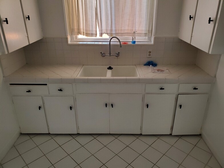 Building Photo - 11012 Aletta Ave