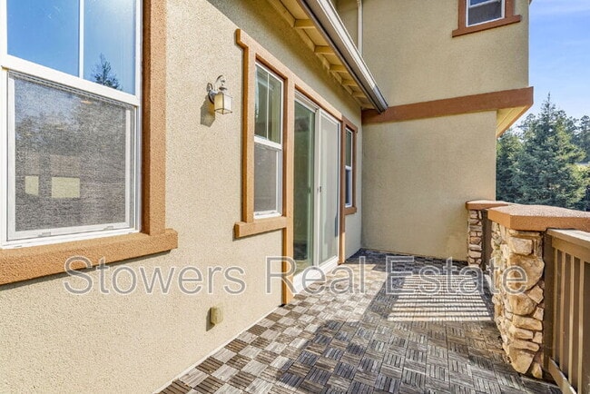 Building Photo - 718 El Paseo Cir