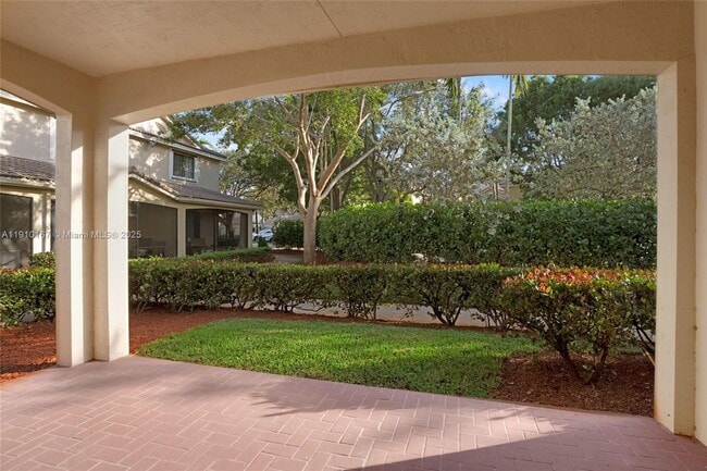 Building Photo - 3912 Tree Top Dr