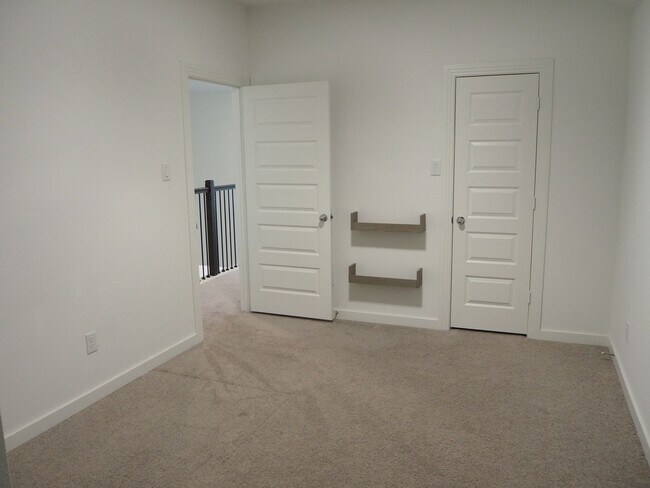 Building Photo - 5009 Shadetree St
