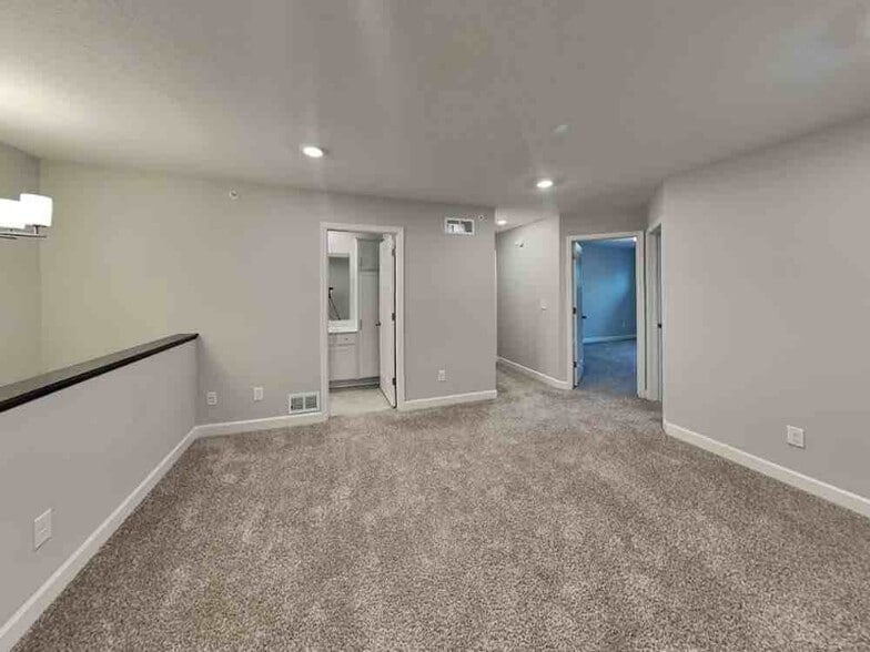 Building Photo - 87264 St Ave