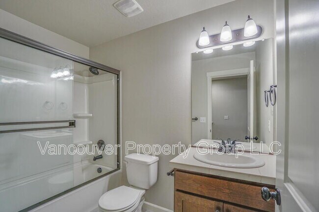 Building Photo - 5809 NE 71st Ave