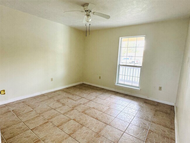 Building Photo - 17202 E Shawnee